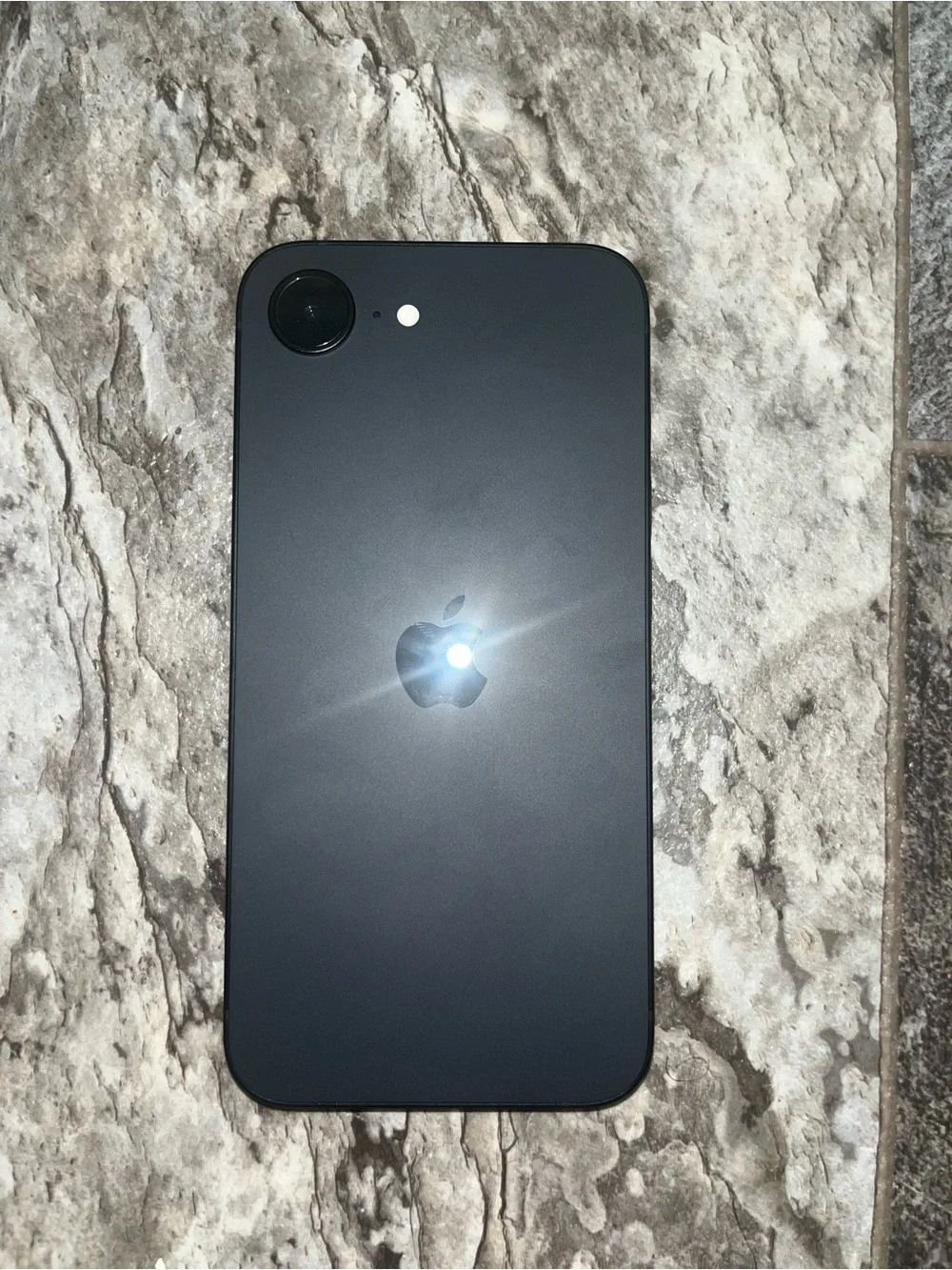 iPhone 16e 128GB Black – Excellent Condition
